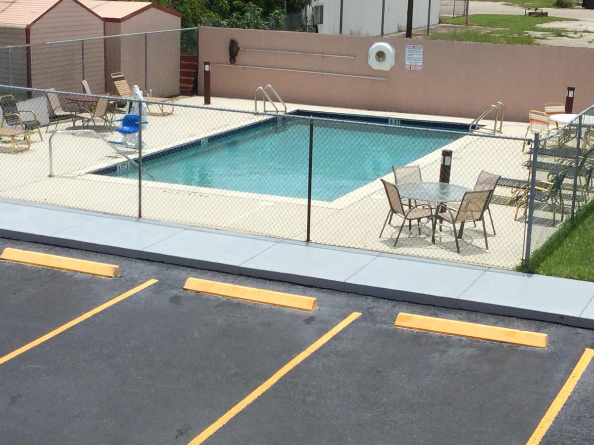 Redfinn Inn Fort Pierce Ngoại thất bức ảnh