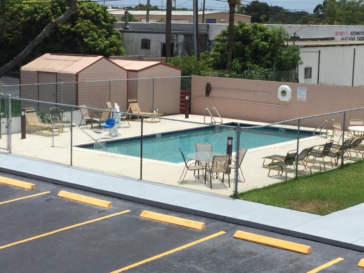 Redfinn Inn Fort Pierce Ngoại thất bức ảnh